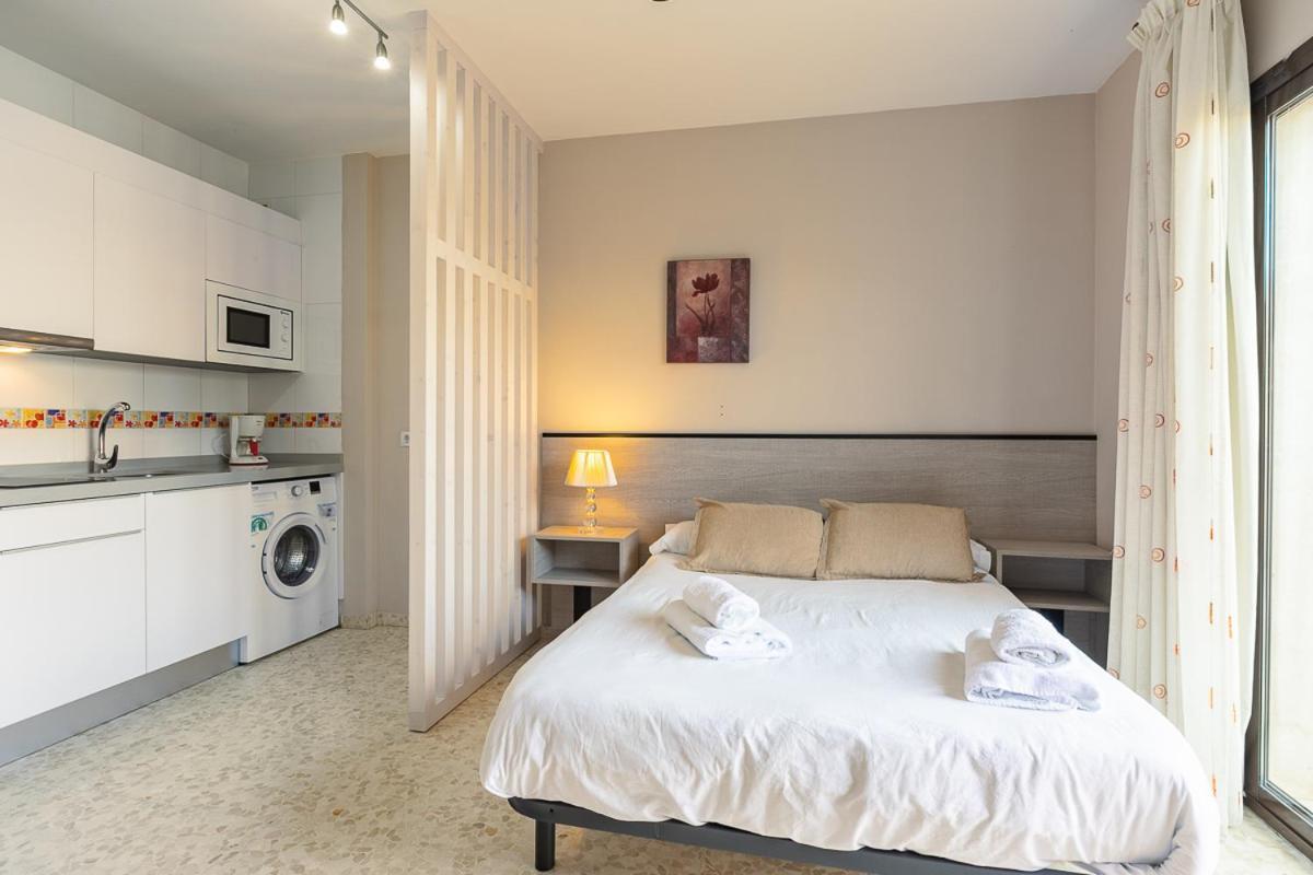 Apartamentos Guerrero Torre Del Mar Exterior photo